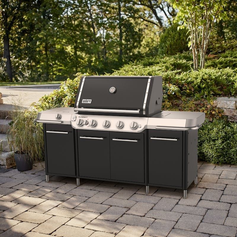 “Expert assembly service for Weber Summit GC38 E Grill Center, ensuring safe and efficient setup for premium grilling performance.”